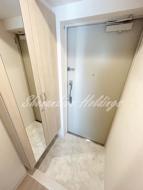 玄関　シューズボックスございます♪