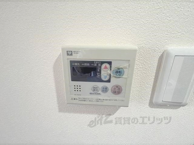 その他設備　給湯器リモコン