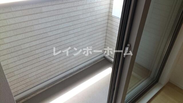 バルコニー　暖かな日差しのふりそそぐバルコニー