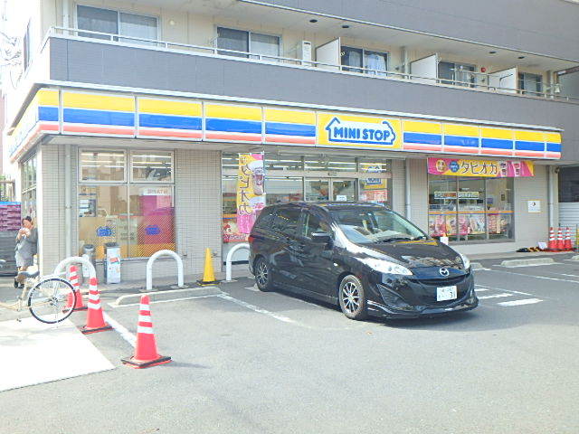 コンビニ　ミニストップ（コンビニ）まで1605m