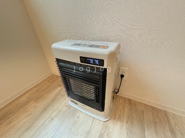 その他設備　灯油ＦＦ式ストーブ