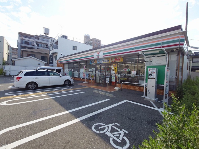 コンビニ　セブンイレブン（コンビニ）まで100m