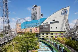 ショッピングセンター　LaQua（ショッピングセンター）まで905m