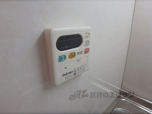 その他設備　給湯器リモコン