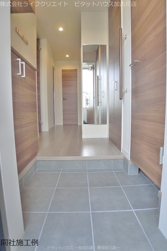 玄関　同社施工例