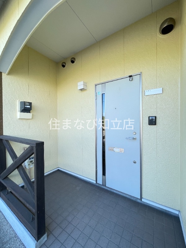玄関　同型別部屋写真