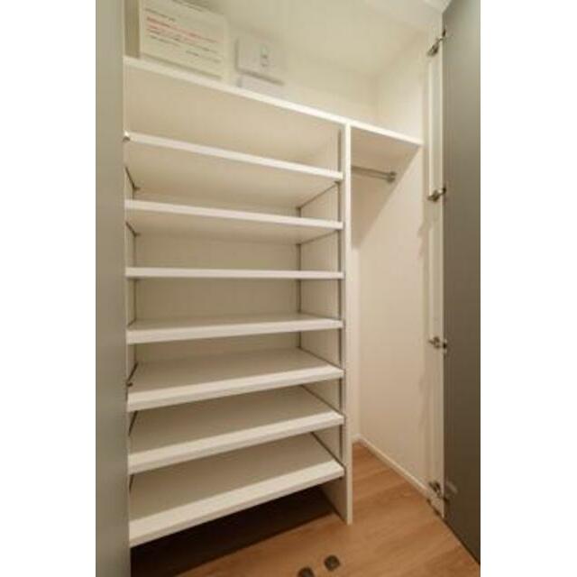 玄関　※写真は同タイプ住戸です。