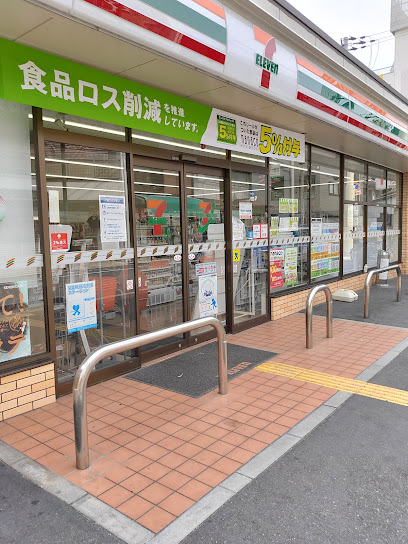 コンビニ　セブンイレブン 大阪勝山北5丁目店（コンビニ）まで428m