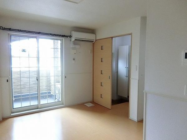 居室・リビング　広々としたリビング！