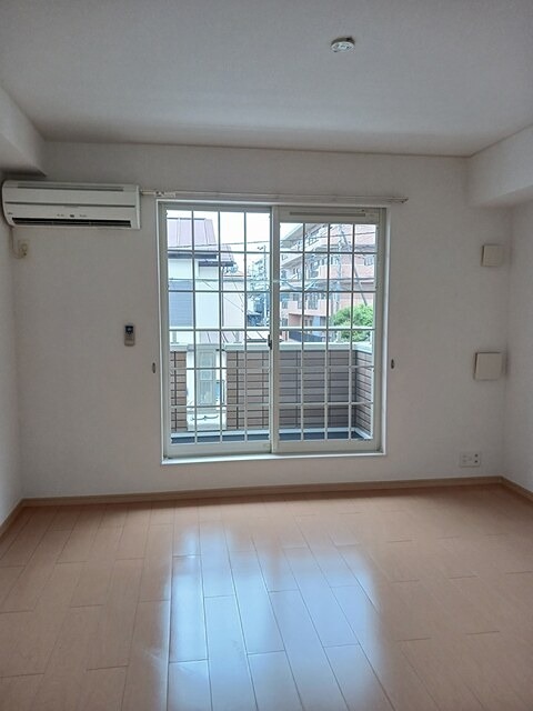 居室・リビング　10畳のリビングです。