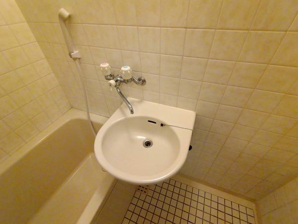洗面設備　ささっと顔を洗えて便利な洗面台♪