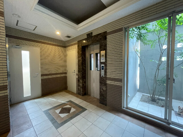 エントランス　エントランス