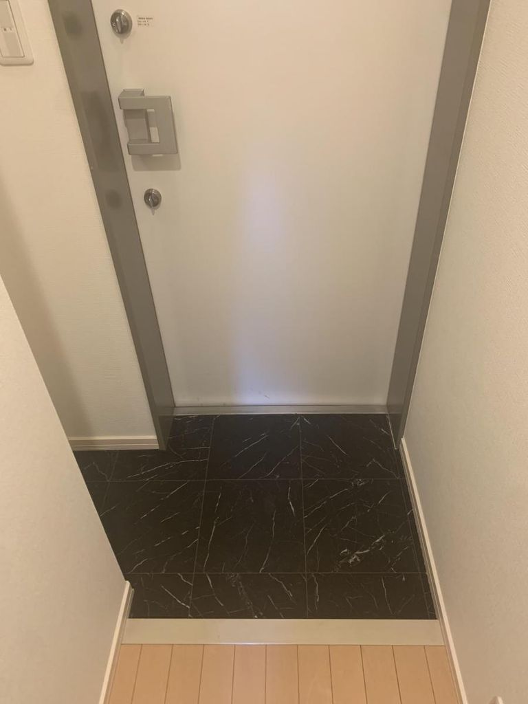 玄関　※別号室参考写真です※