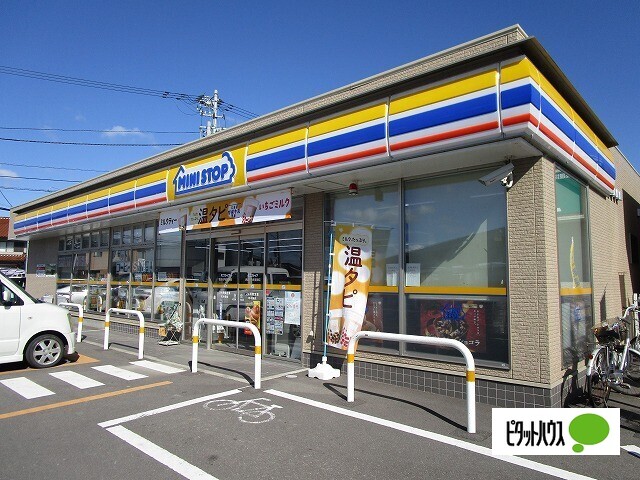 コンビニ　ミニストップ徳島川内町榎瀬店（コンビニ）まで336m