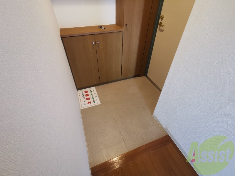 玄関　玄関には大容量のシューズボックスがあって、使いやすそうです。