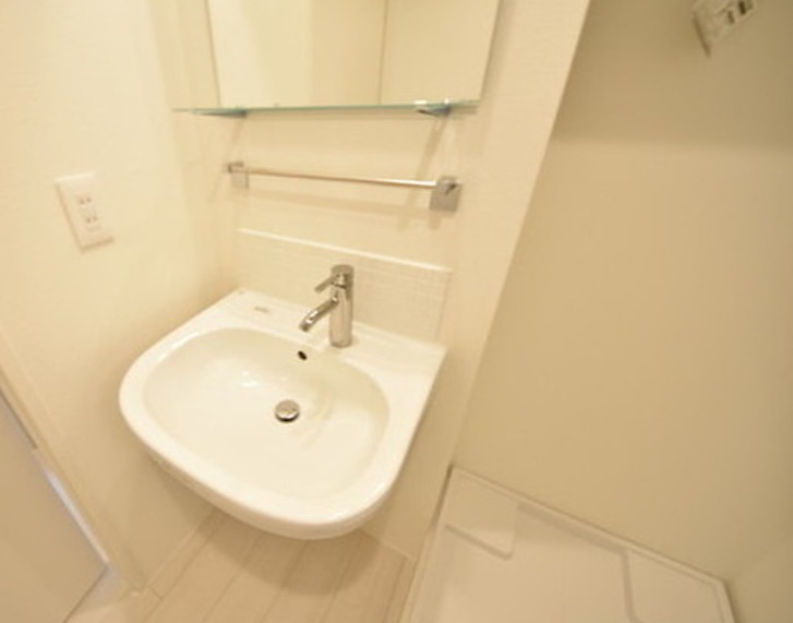 洗面設備　同仕様写真含む