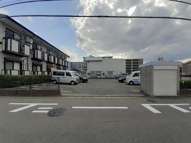 駐車場　駐車場