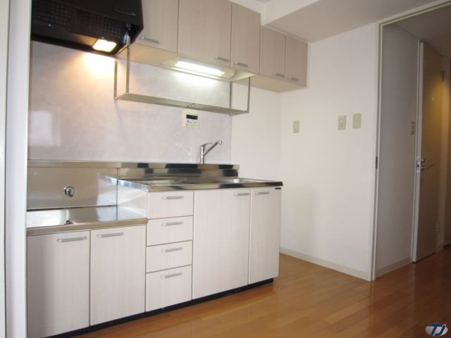 キッチン　同物件別室