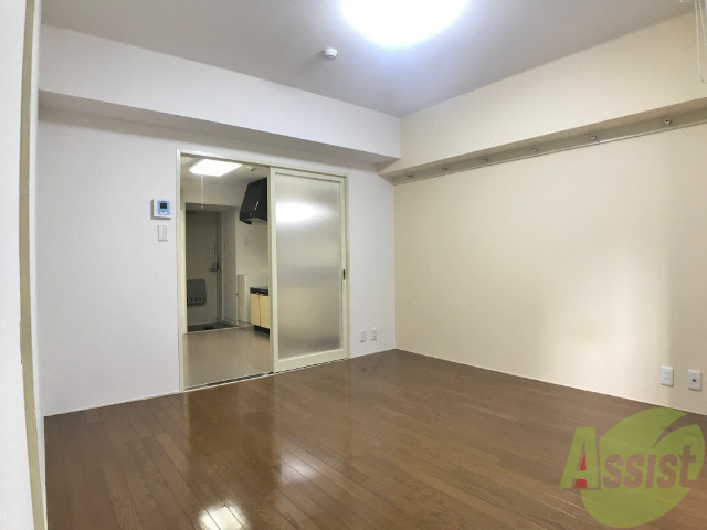 その他部屋・スペース　８帖の洋室を別の角度から撮影してみました。