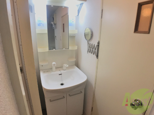 洗面設備　シャンプードレッサーなので身支度しやすそうですね。