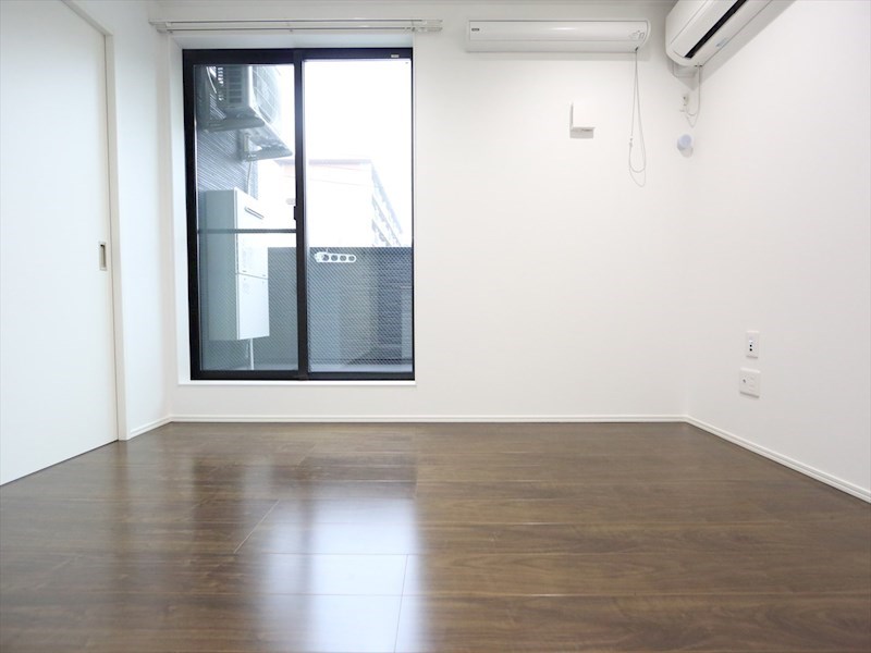 バルコニー　ＬＤＫ9.6帖　カウンターキッチン　エアコン付　バルコニー