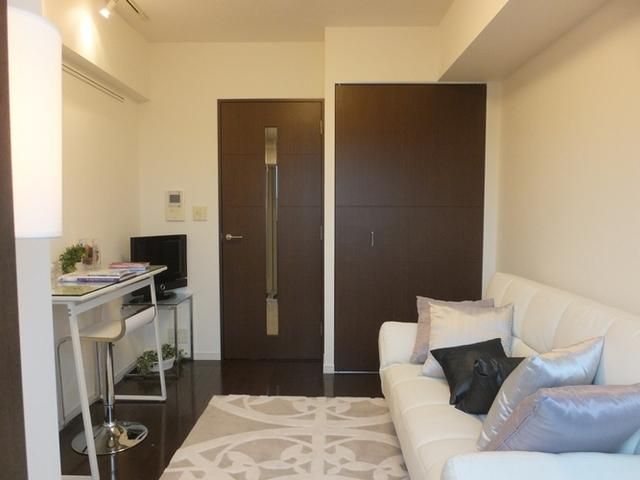 居室・リビング　☆居室☆モデルルームの際の画像です。実際の家具の配置等の参…