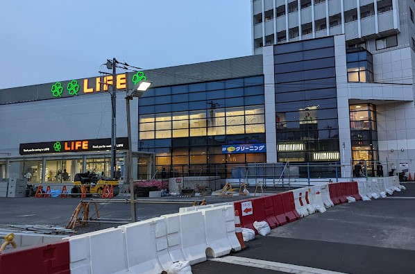 スーパー　ライフ平和台店（スーパー）まで412m