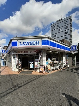 コンビニ　ローソン滝野川六丁目店（コンビニ）まで23m