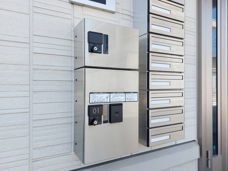 エントランス　宅配ボックス