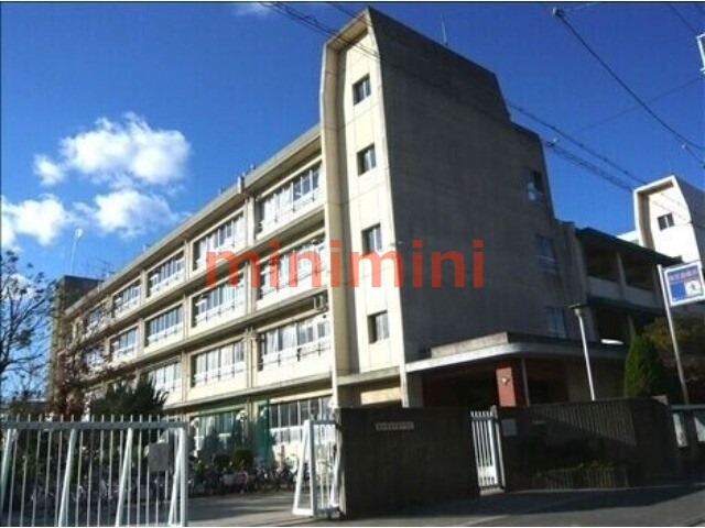 中学校　茨木市立平田中学校（中学校）まで703m