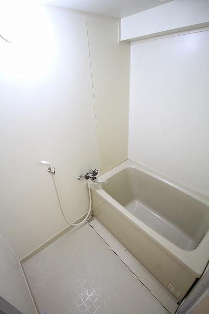 バス・シャワールーム　※同建物別号室参考写真です