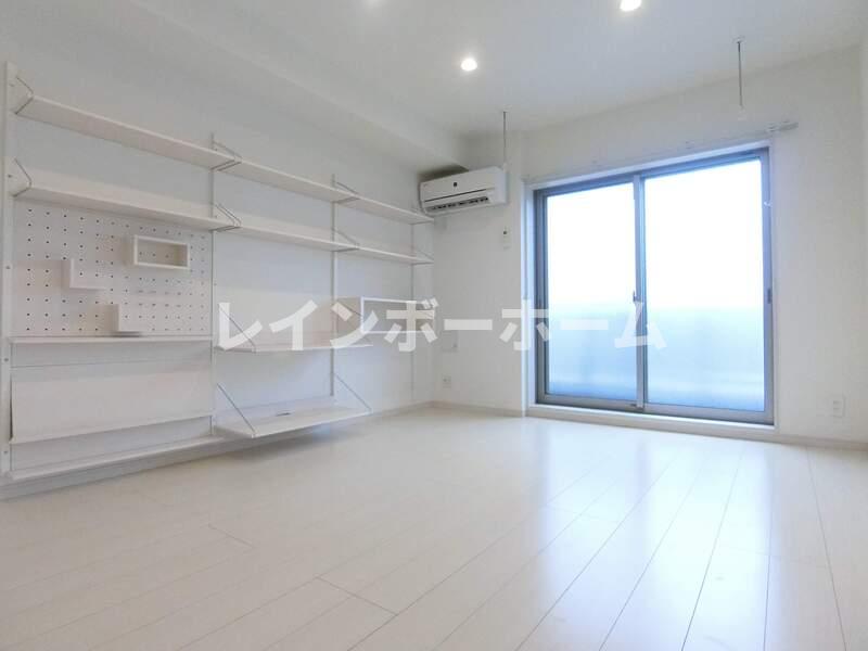 居室・リビング　ゆったり過ごせる居間です