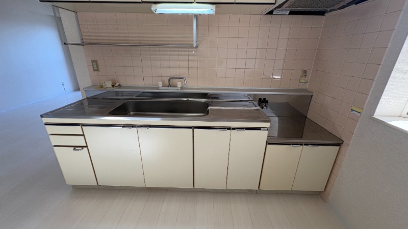 キッチン　広々キッチン