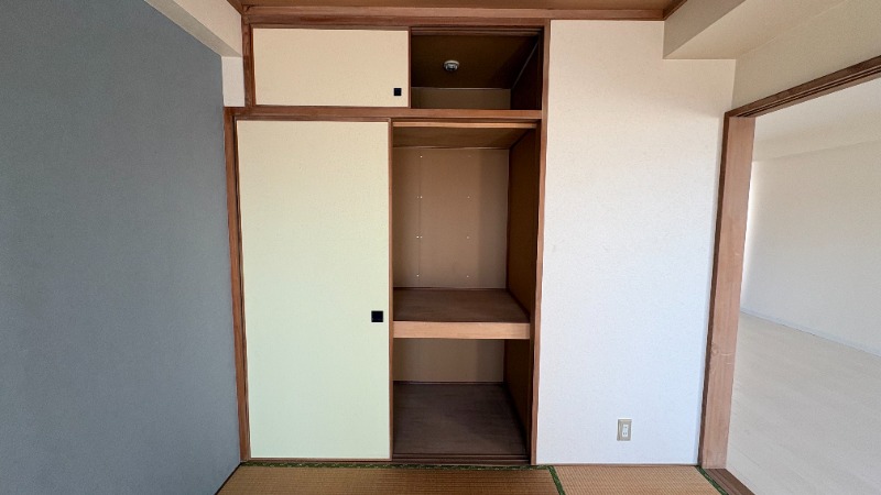 収納　押し入れあり