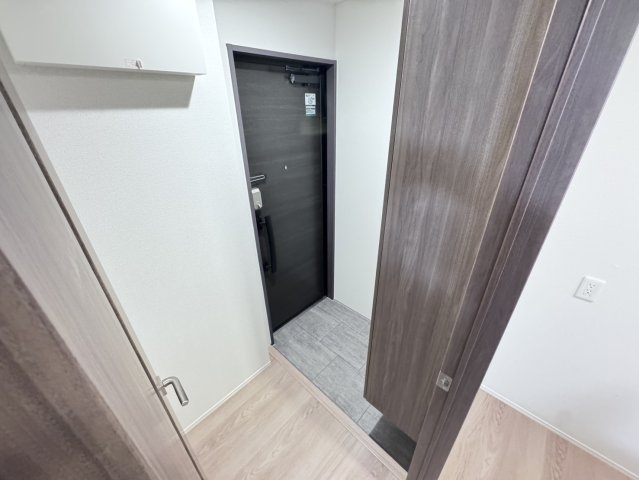 玄関　当社、チルホームのHPもご覧ください(^^)/物件情報多数♪