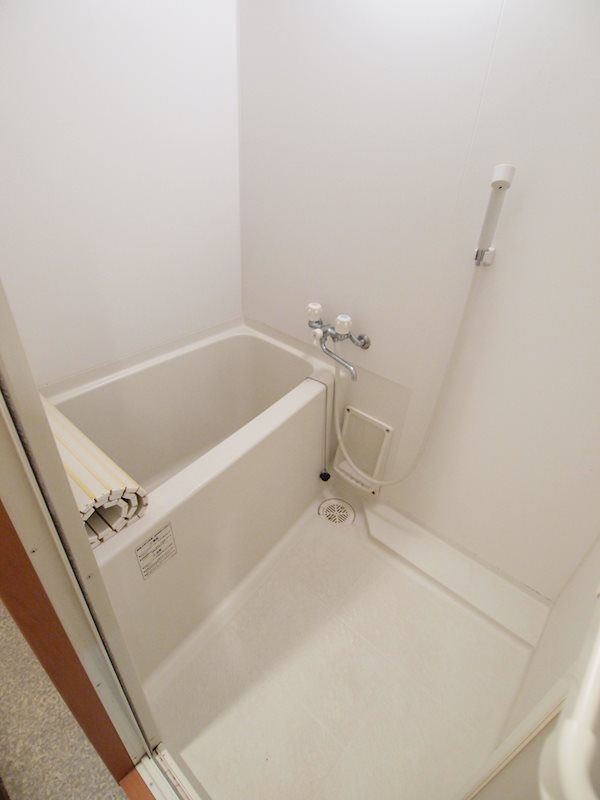 バス・シャワールーム　ゆったりバス。リラックスできます。