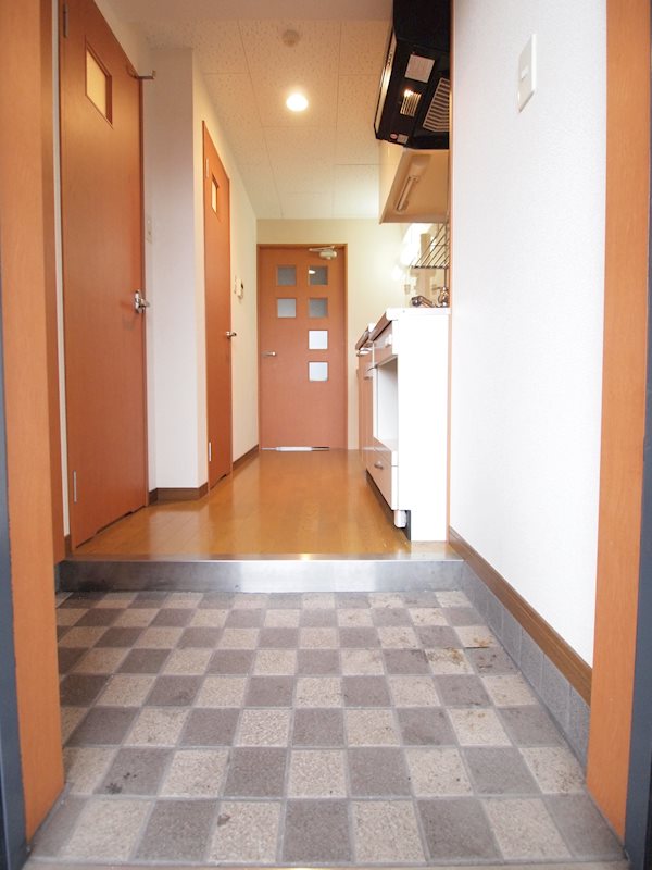 玄関　明るい玄関でお出迎え。