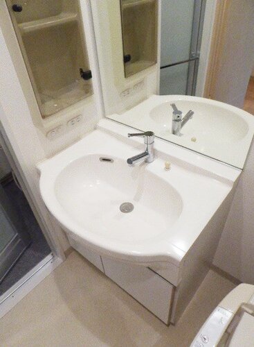 洗面設備　★大きな鏡付き洗面台★