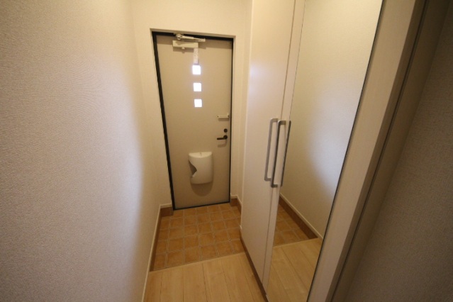 玄関　同型タイプ