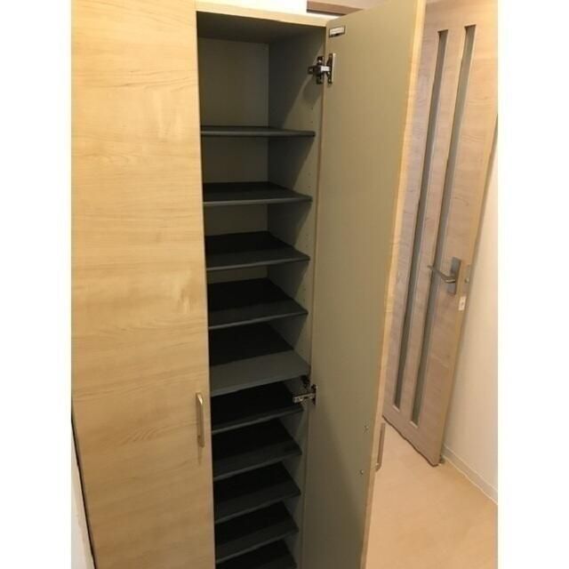 玄関　写真は同タイプ住居です