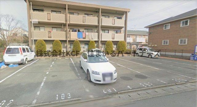 駐車場　車をお持ちの方に嬉しい駐車場付きの物件です