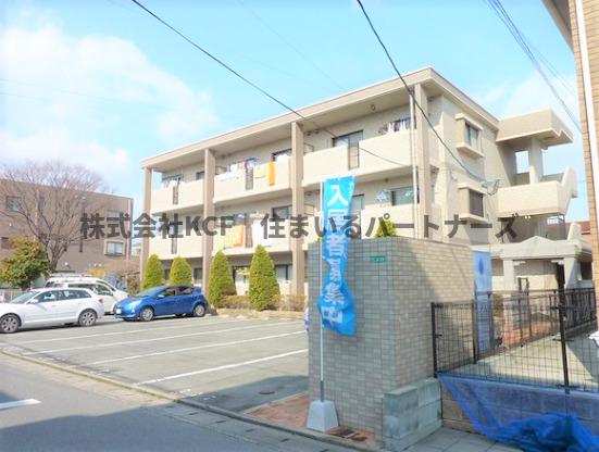 建物外観　落ち着いた雰囲気の外観です