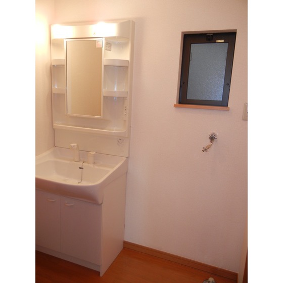 洗面設備　独立洗面台です