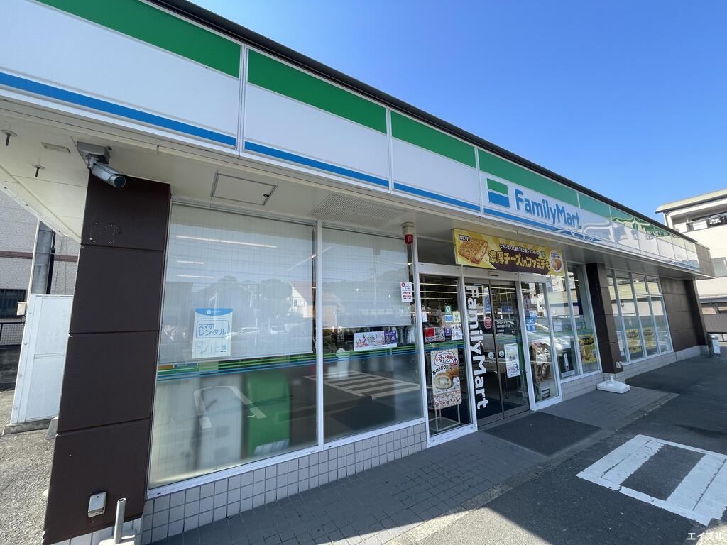 コンビニ　ファミリーマート筑紫野原田七丁目店（コンビニ）まで261m