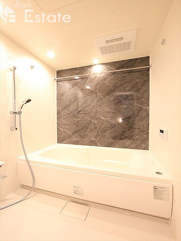 バス・シャワールーム　バスルーム