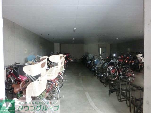 その他共有部分　屋根付き駐輪場