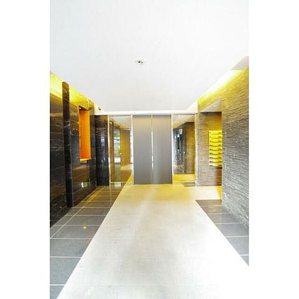 エントランス　弊社は都内全域の物件をご紹介可能です！