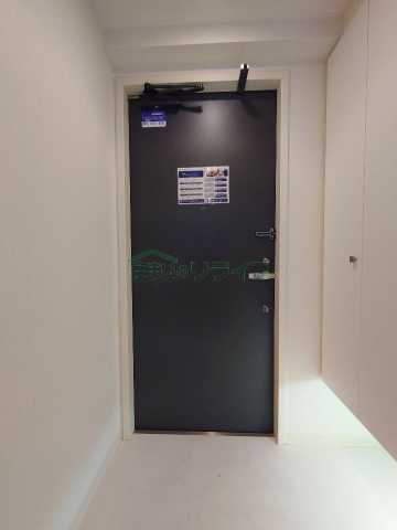 玄関　※参考写真です。同じ間取りの別部屋になります。