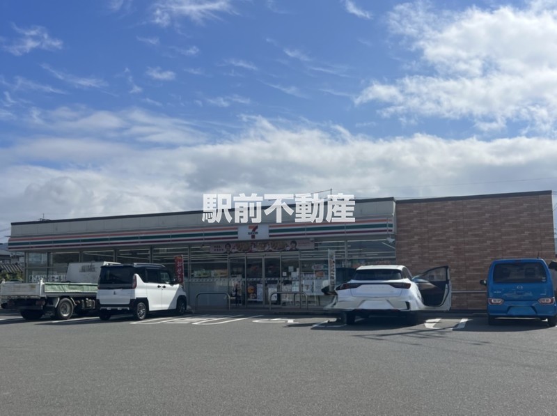 コンビニ　セブンイレブン大牟田三池南店（コンビニ）まで300m