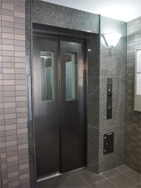 ロビー　エレベーター